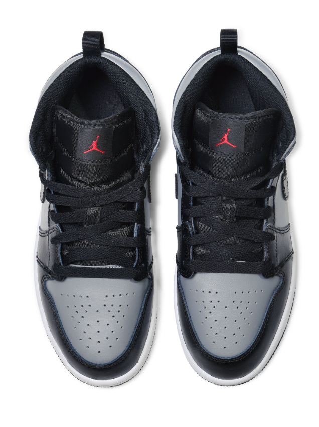 Кроссовки NIKE Air Jordan 1 Mid, размер 32 (1.5Y), черный — фото 1