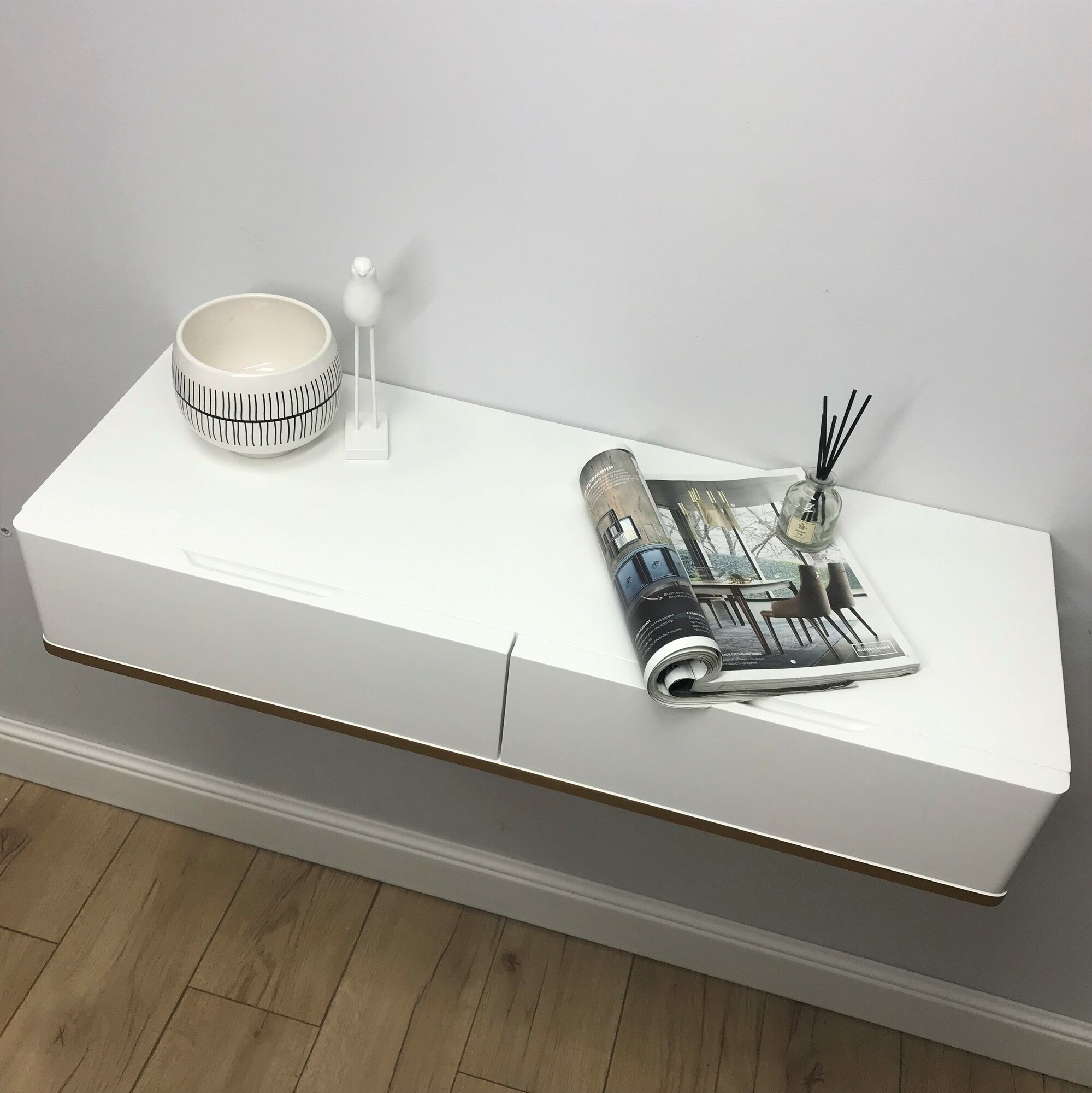 Туалетный столик в эмали подвесной, Bianko консольный столик, консоль навесная белая 100х32х16 см. Дизайнерская мебель Grande House - фотография № 10