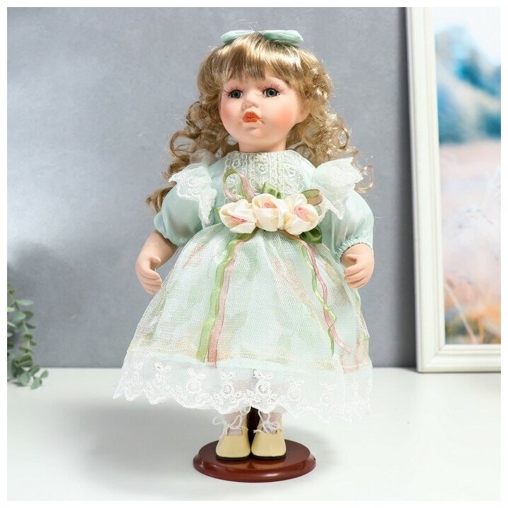 Кукла коллекционная КНР керамика, "Джудит в нежно-мятном платье с цветочками" 30 см (7390256)