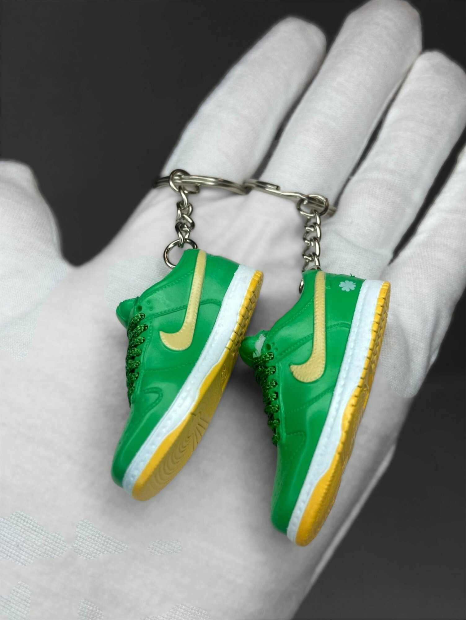 Брелок кроссовок Nike зелёно-желтый 555777-300 (R)