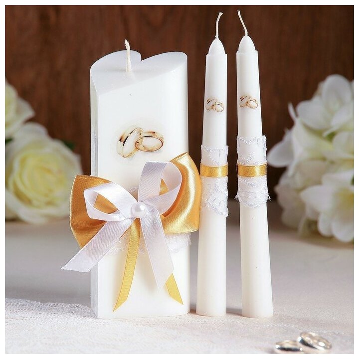 фото Мастерская «Свечной двор» Набор свечей "Кружевной", золотой : Домашний очаг 6.8х15см, Родительские свечи 1.8х17.5см