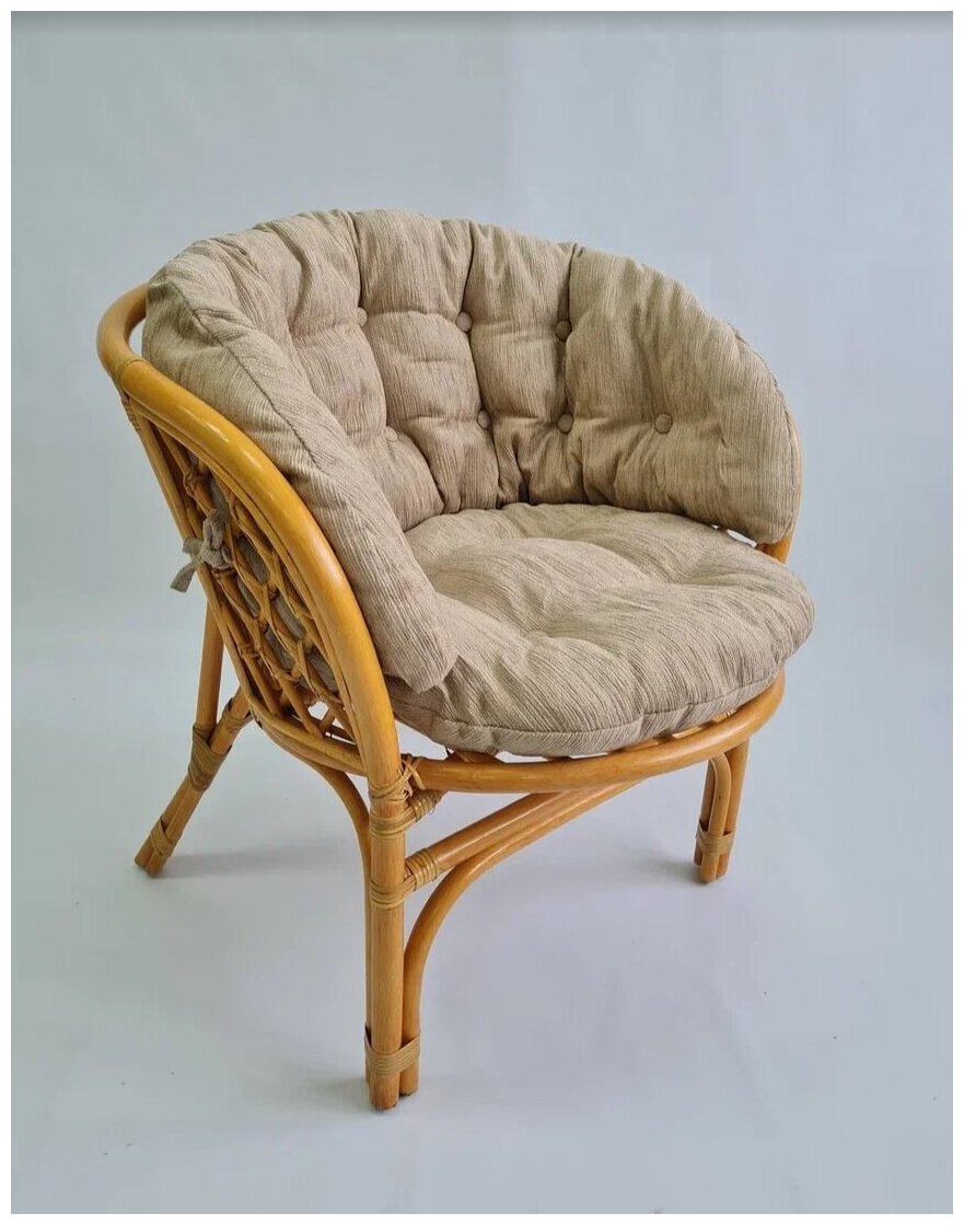 Кресло из натурального ротанга с большой светлой подушкой Багама, цвет мед - фотография № 1