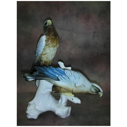 Статуэтка фарфор. Птица Орлы