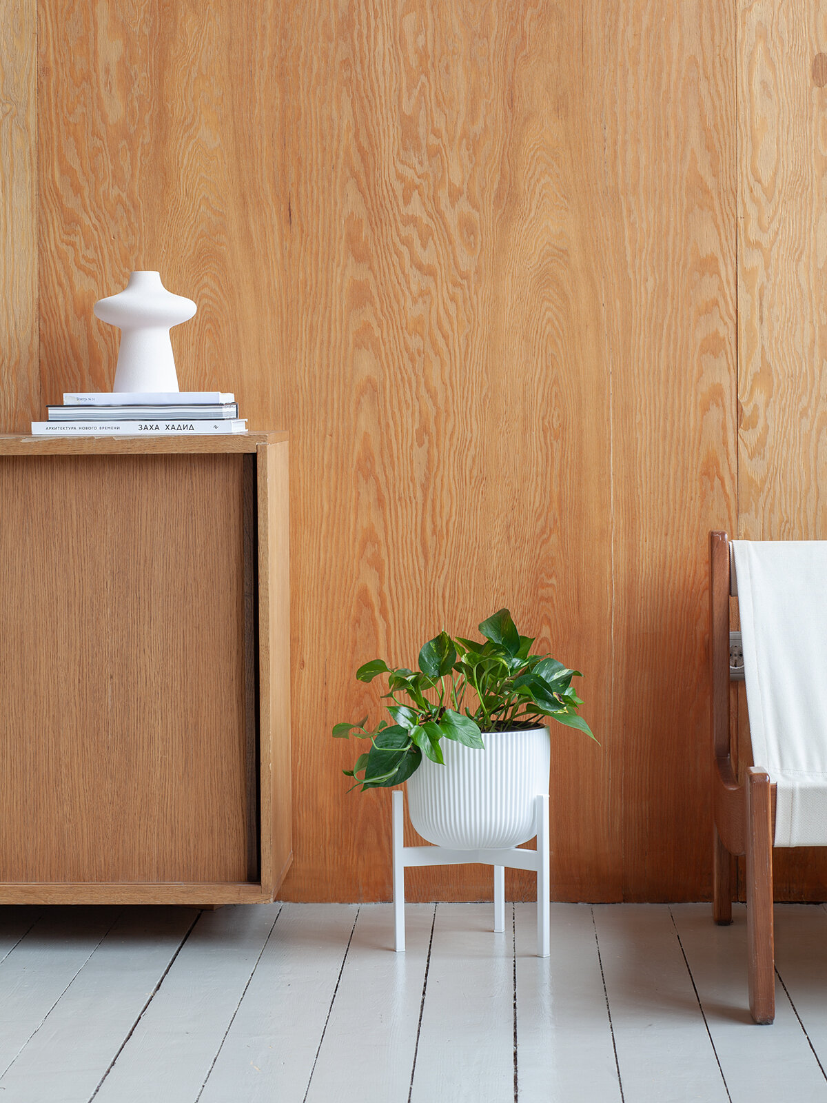 Подставка для цветов GreenWeen "Trinity 25", напольная, металл, белая 25х23х22 см — фото 1