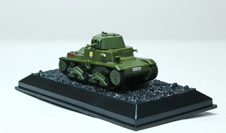 Масштабная модель 1/72, Итальянский танк M13/40 — фото 1
