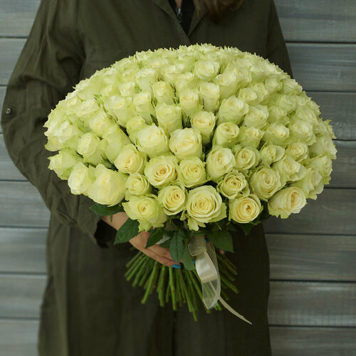 Изображение товара Монобукет Букет Маркет, белые розы, Кения, 75 шт, 40см, лента