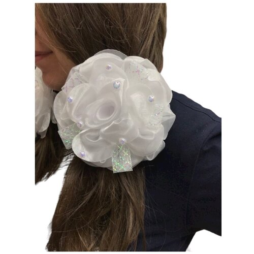 Бант-резинка для волос белого цвета 14 см