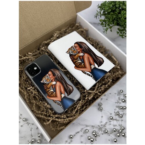 Подарочный набор: Прозрачный силиконовый чехол для iPhone 12 Mini/ Айфон 12 Мини + Белая кожаная обложка на паспорт Девушка с тигренком