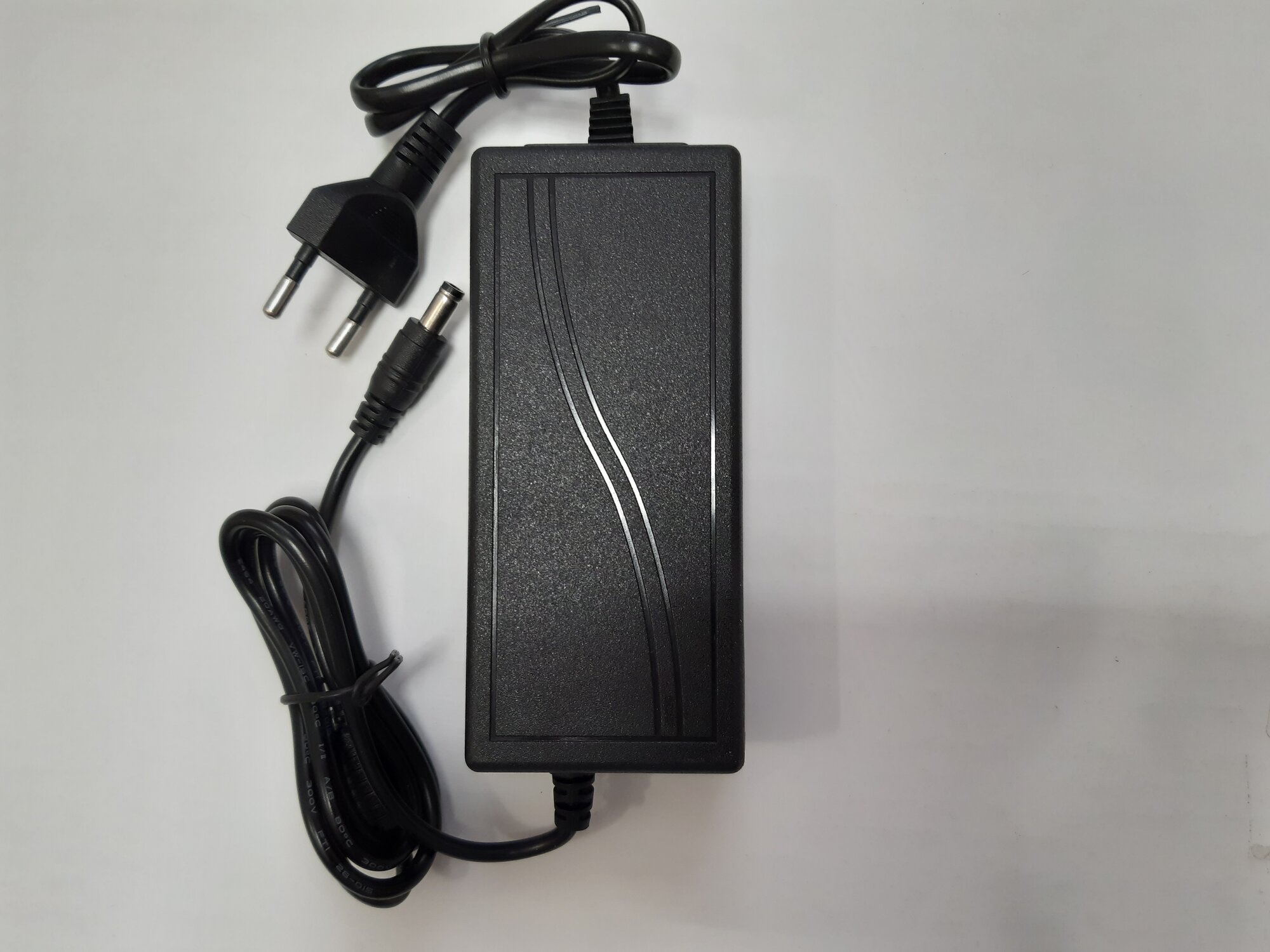 Блок питания (сетевой адаптер) 12V 6A настольный, штекер 5.5x2.5мм — фото 1