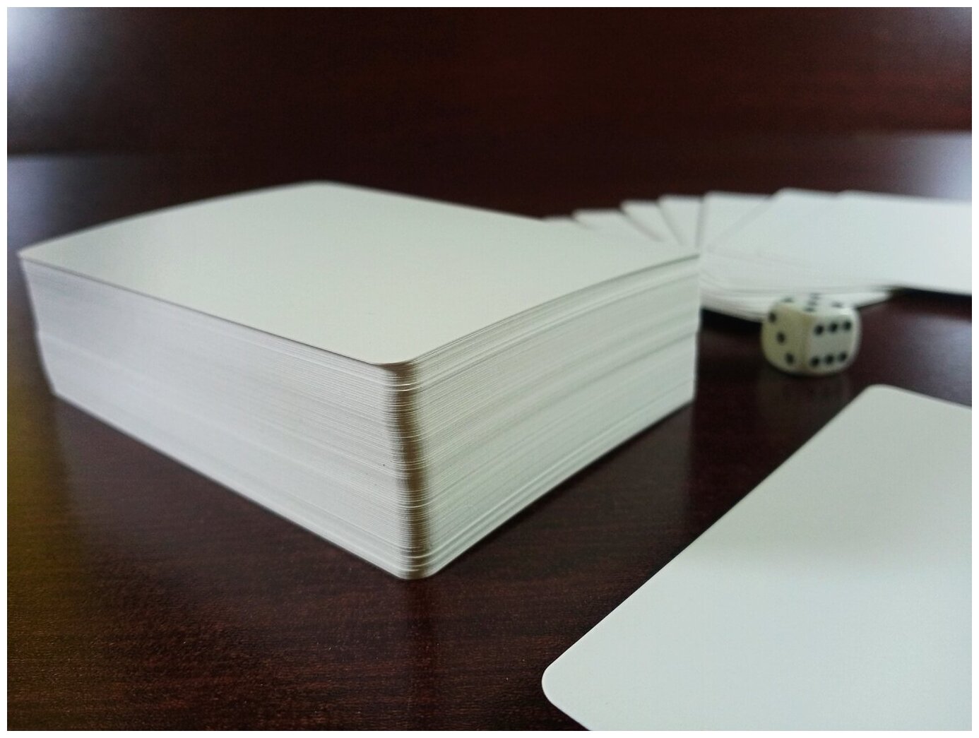 Карточки белые, пустые, со скругленным углом 79х110, 100 штук, карты увеличенные