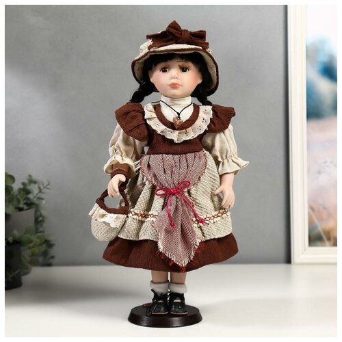 фото Кукла коллекционная керамика "рита в бордовом платье с передником" 40 см
