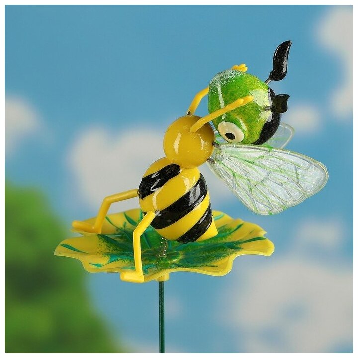 Штекер садовый, декоративный "Пчелка на листочке" 60см, 1003622 - фотография № 3