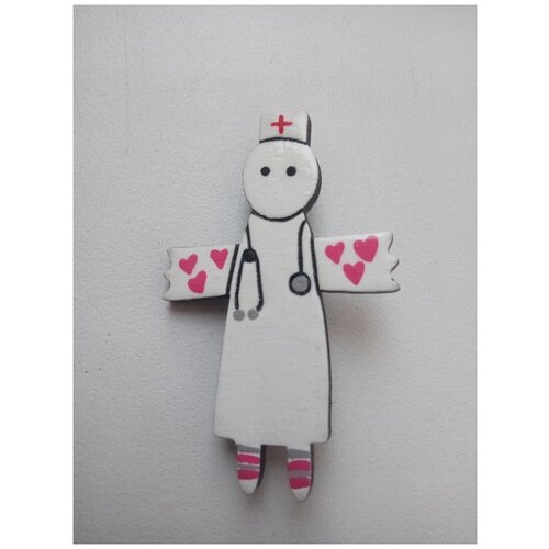 Брошь ручной работы из дерева 56