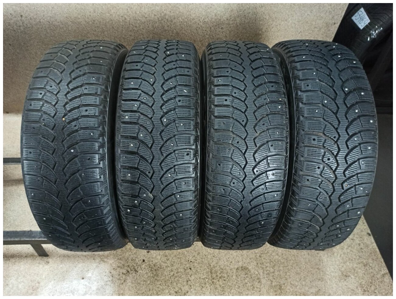 Bridgestone Blizzak Spike 01 225 65 17 БУ Шины 225 65 Зимние