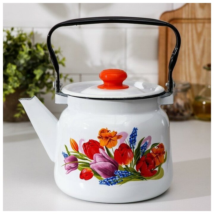 Чайник «Тюльпан Май», 2,3 л, с кнопкой, индукция, цвет белый
