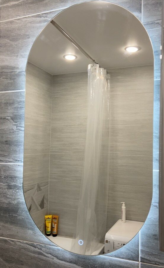 Зеркало для ванной интерьерное с LED подсветкой 3 в 1 и сенсорным управлением овальное парящее размер 45 х 85 см.