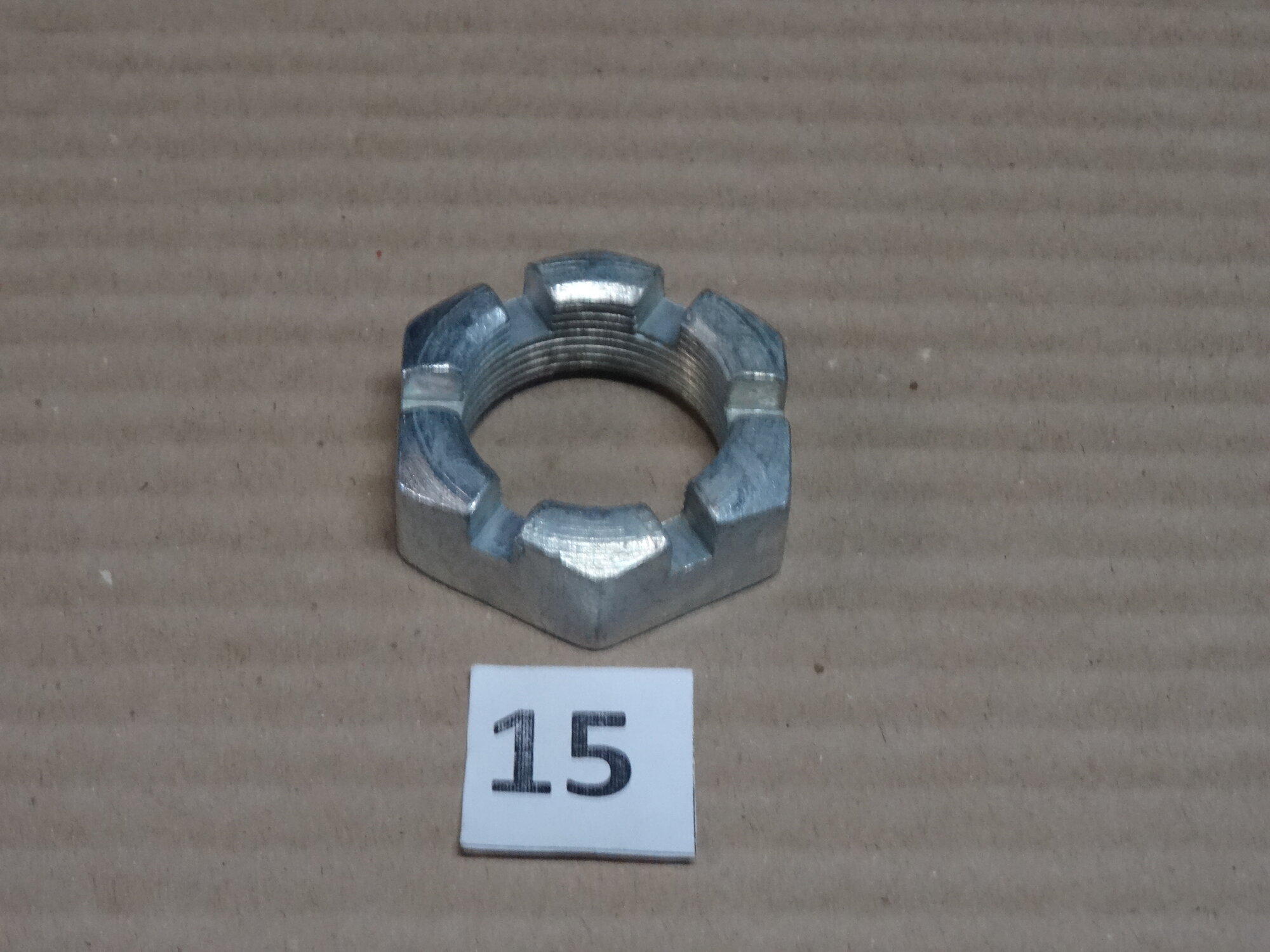 Гайка М33х1,5 хвостовика ведущ. вала(корончатая)