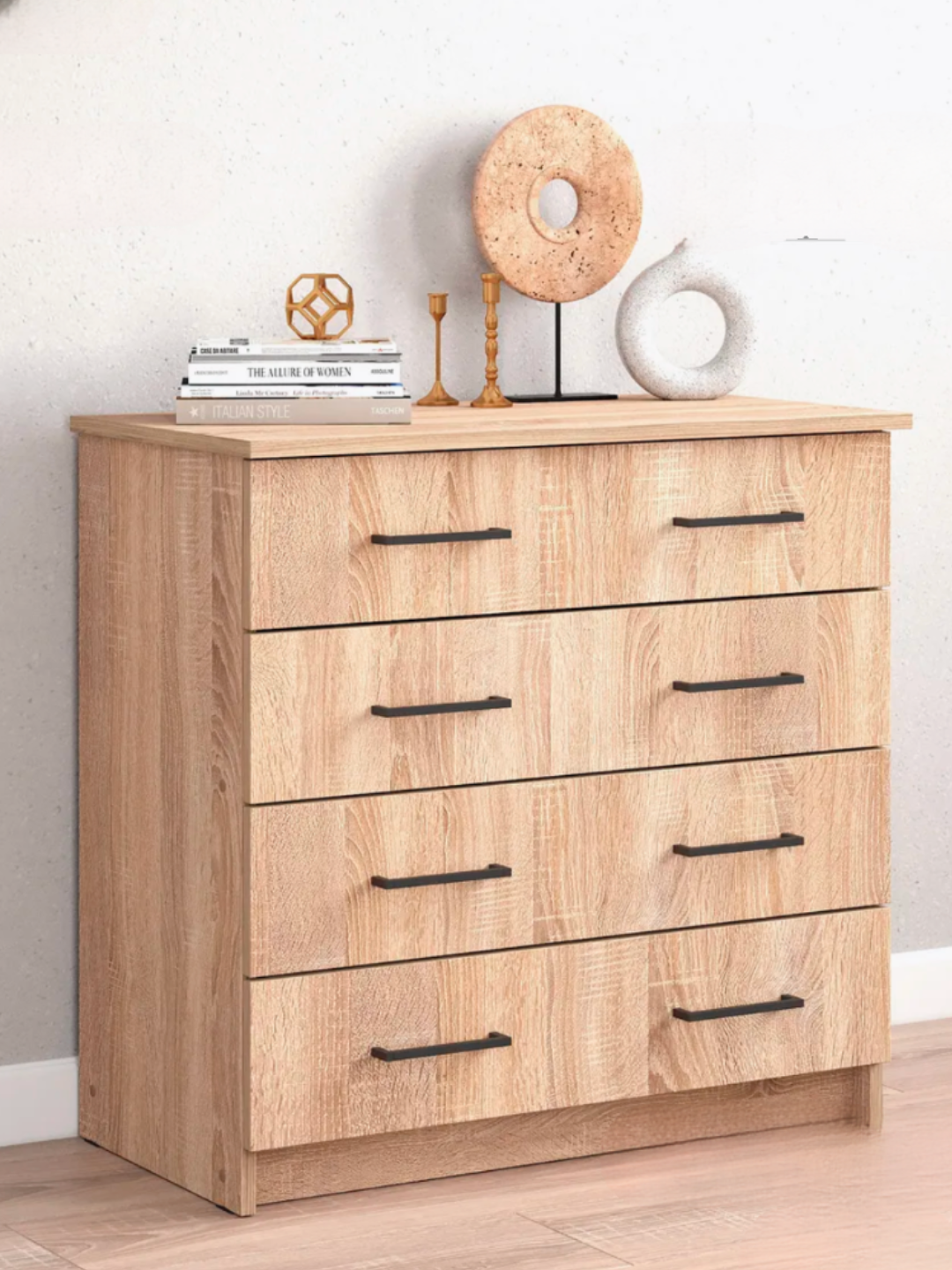 Комод с четырьмя выдвижными ящиками для хранения одежды и личных вещей, функциональная мебель для спальни