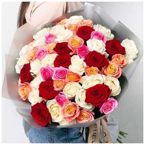 Цветы живые букет из разноцветных роз 51 шт. 40 см, Россия, Лэтуаль Flowers