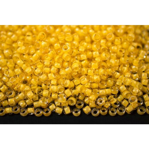 Бисер японский TOHO круглый 8/0 #0961 хрусталь/масло, окрашенный изнутри, 10 грамм