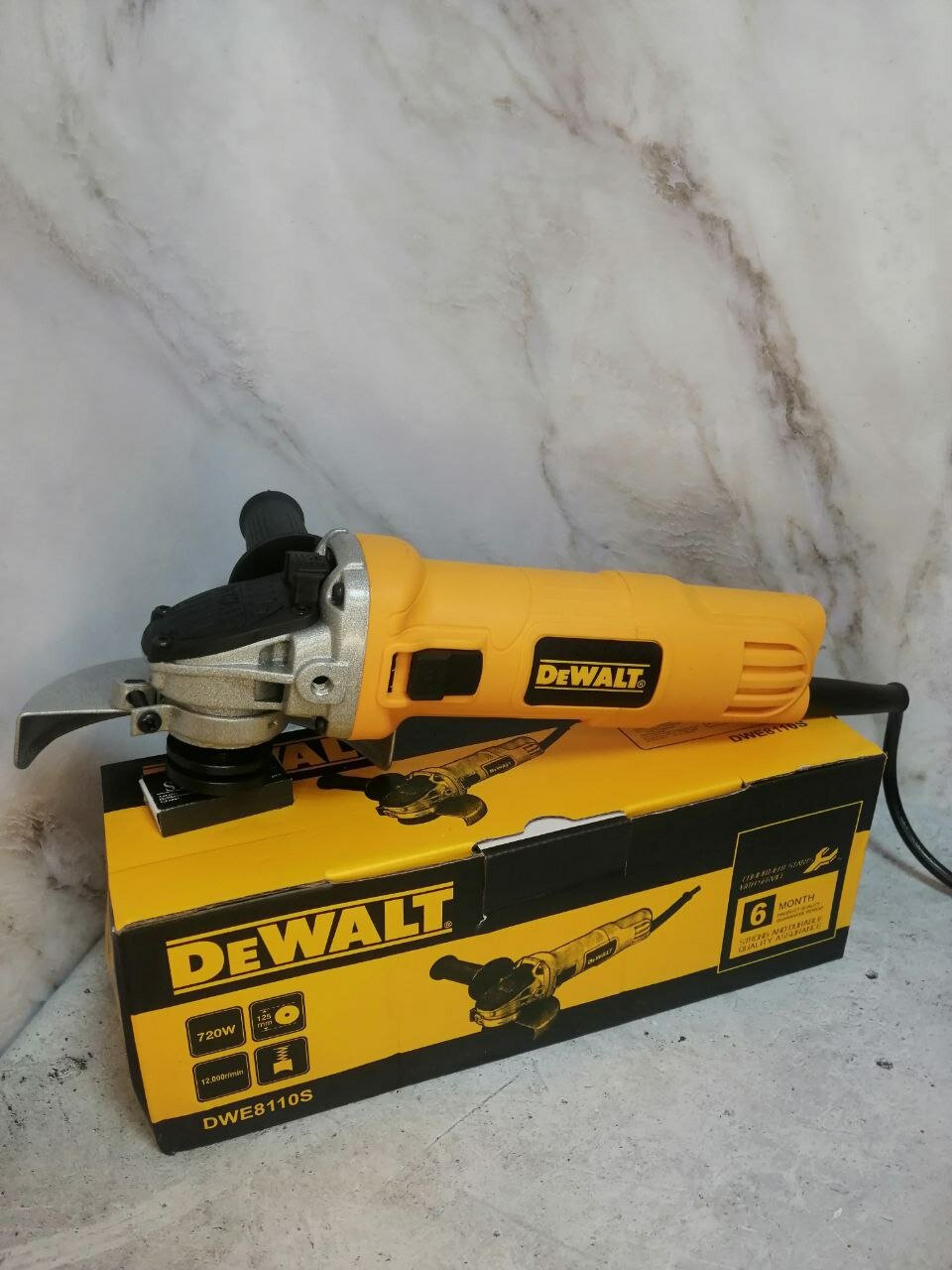 фото УШМ DeWALT DWE8110S