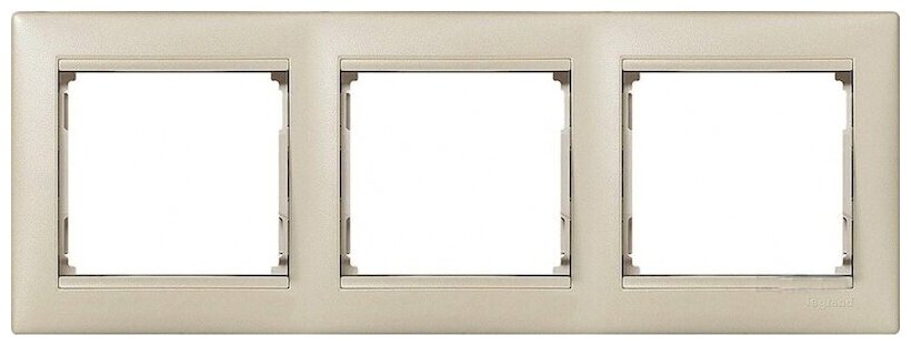 VALENA Рамка 3 поста горизонтальная Кантри Legrand 695763 — фото 1