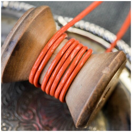 Шнур кожаный круглый 2 мм 3 метра для шитья / рукоделия / браслетов, цвет оранжево-красный
