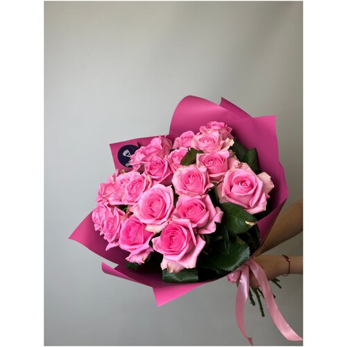 Букет из розовых роз Ревиваль 60см 25 шт