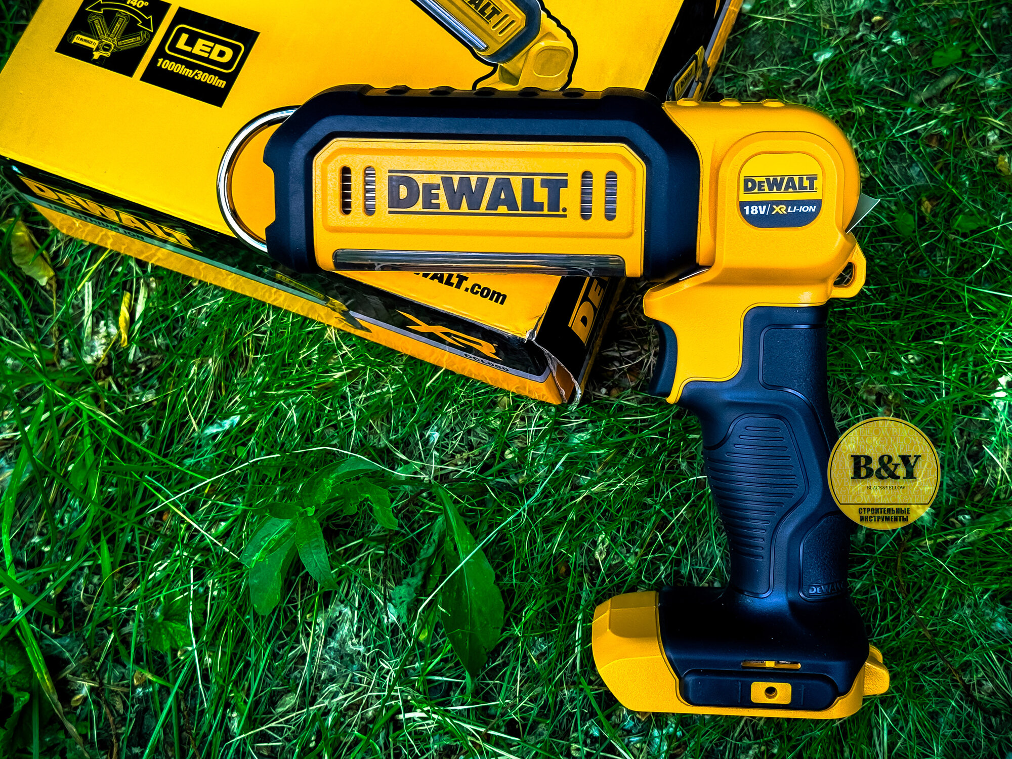 Аккумуляторный фонарь DEWALT DCL050 18В — фото 1