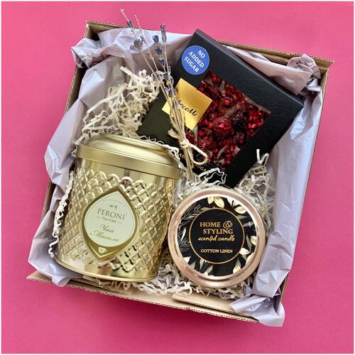 Подарочный набор с ягодным шоколадом, ароматной свечой и чаем Приятный комплимент от Mango la Fiori