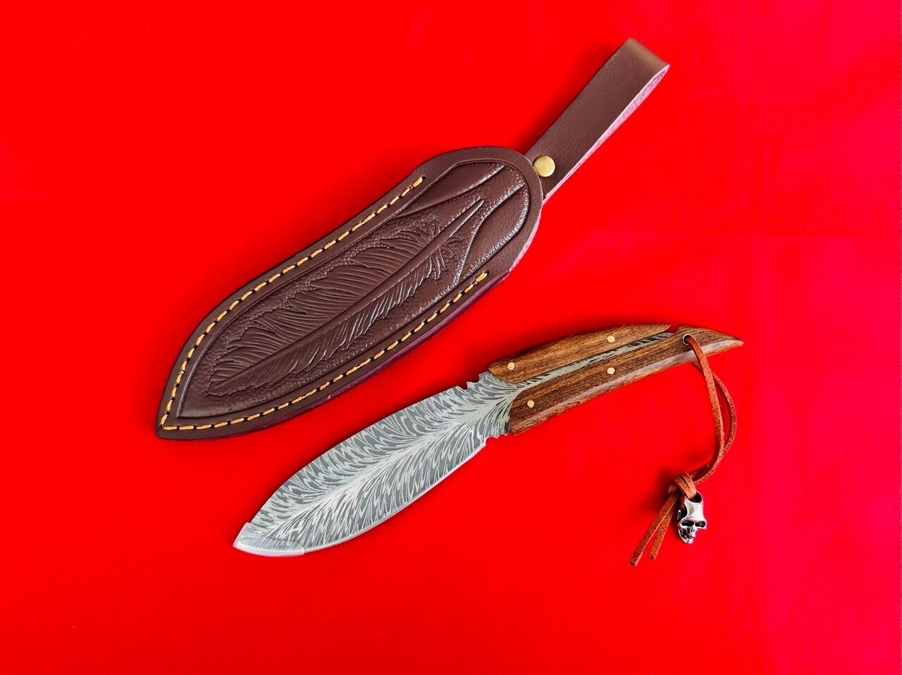 Нож перо / Нож грибника цельнометаллический в ножнах деревянная ручка с темляком и бусиной виде черепа