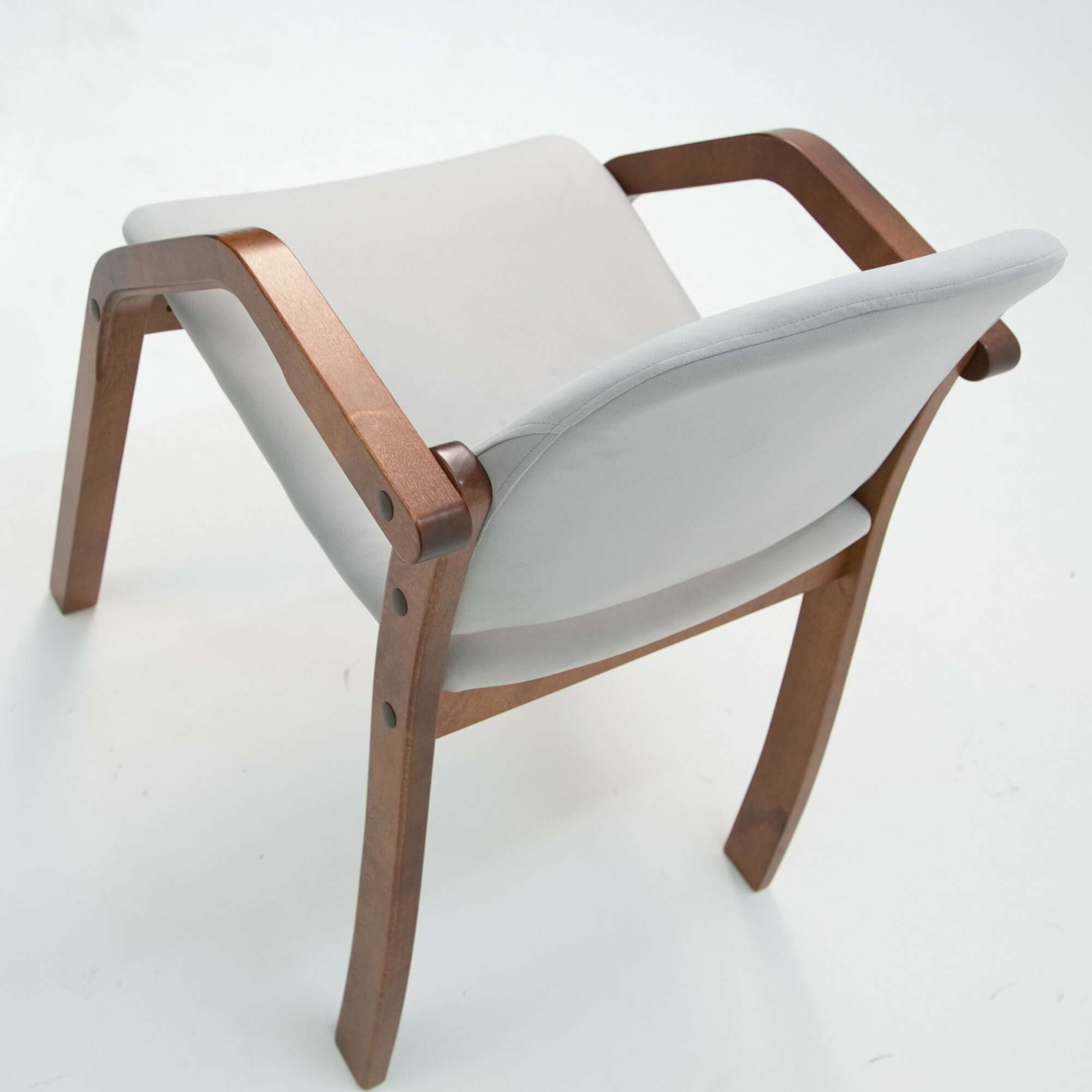 Стул кресло для кухни Джуно 2.0 мягкое, массив дерева (орех/серый Velutto 51) Мебиатор - фотография № 7