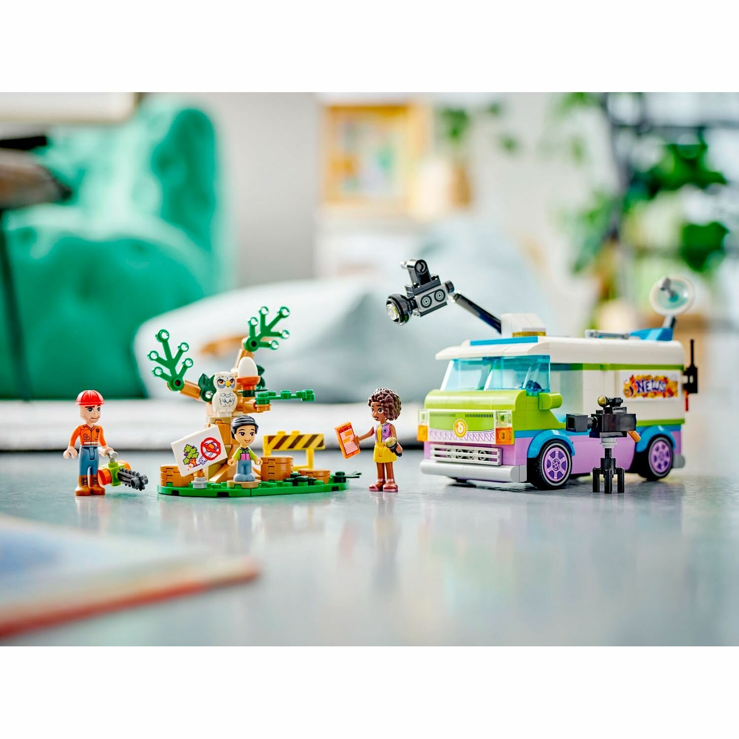 Конструктор LEGO Friends 41749 Фургон отдела новостей