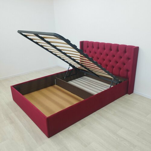 Двуспальная кровать 