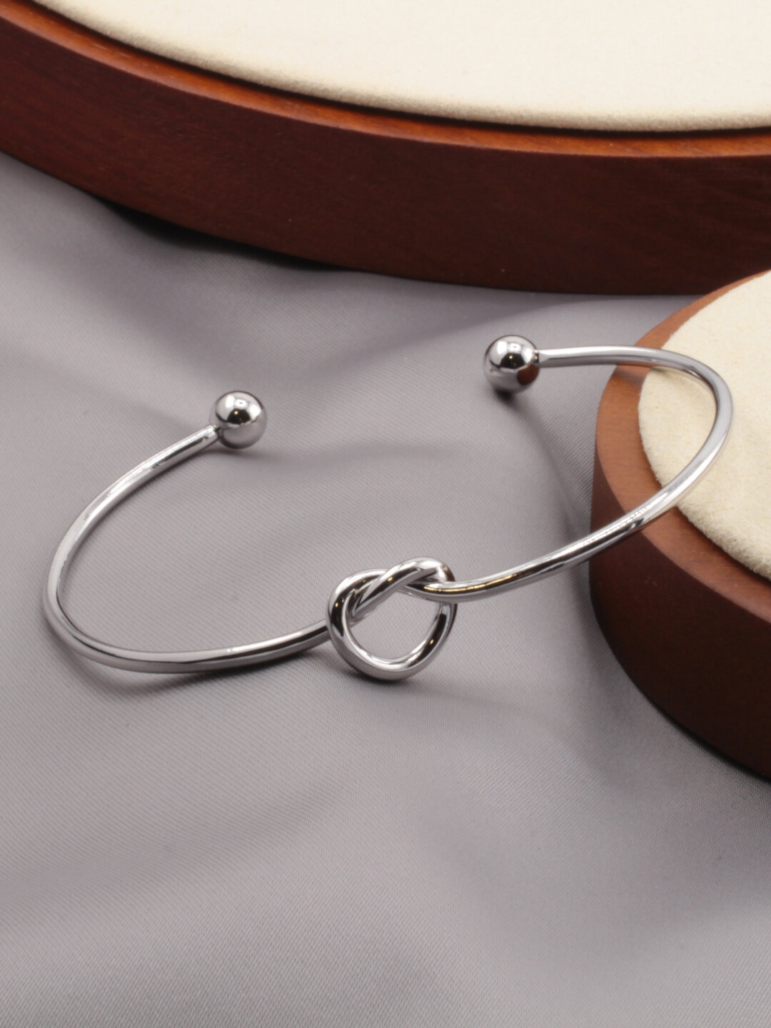 Браслет, 1 шт., размер one size, диаметр 6.5 см, серебряный — фото 1