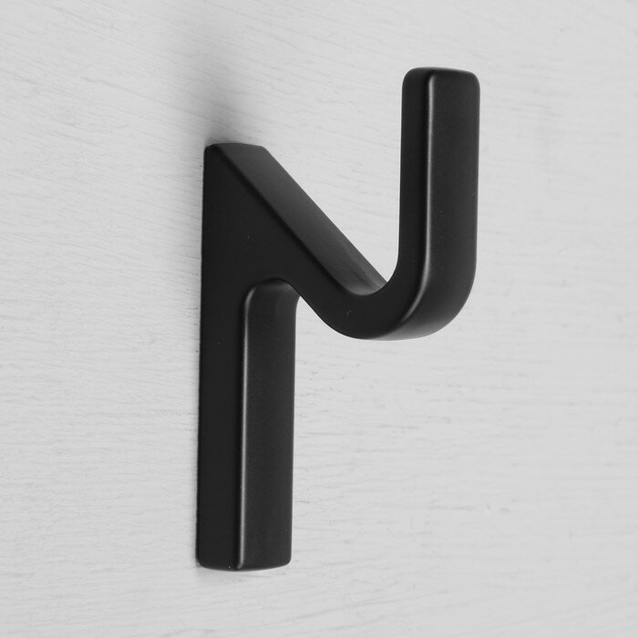 Крючок мебельный однорожковый CAPPIO KC112, цвет черный - фотография № 1