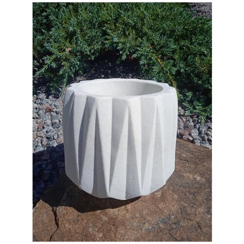 Кашпо бетонное