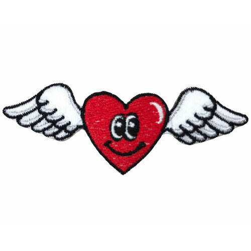 Нашивка сердце с крыльями
