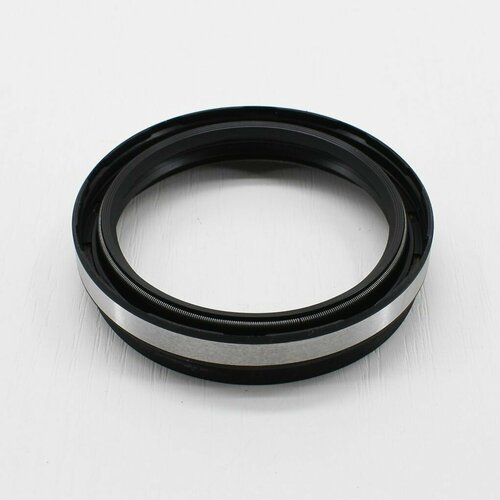 Сальник хвостовика заднего редуктора HINO 63821016 оригинал 2635₽