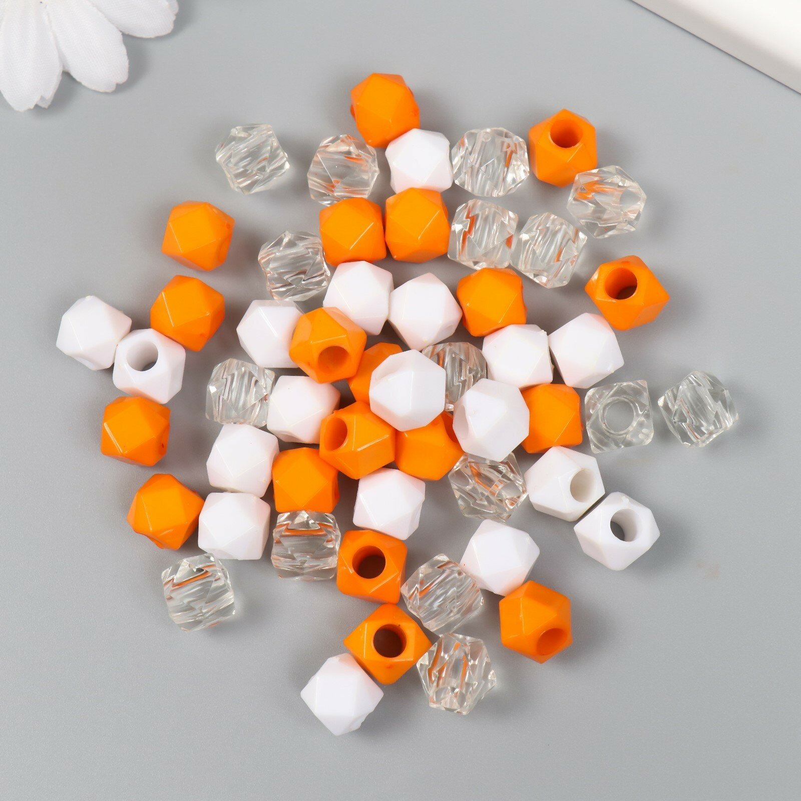 Бусины пластик "Кристалл многогранник. Оранж, белый, прозрачный" набор 30 гр 1х1х1 см (1шт.)