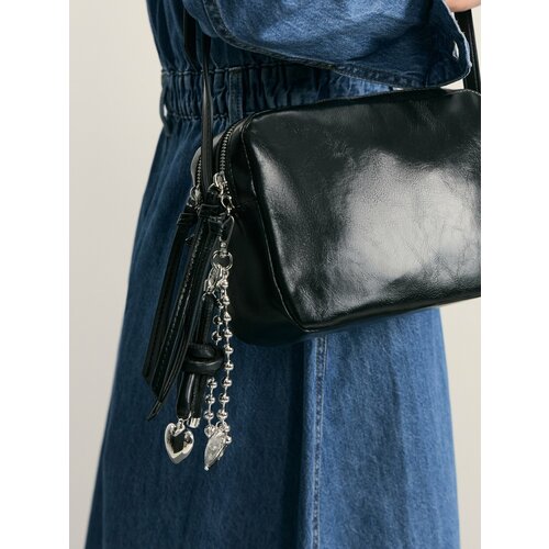 Брелок Zarina гладкая фактура черный 999₽