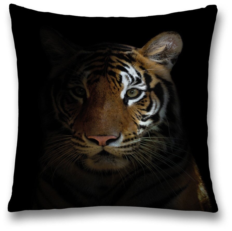 Наволочка декоративная на молнии, чехол на подушку JoyArty "Тигр в тени" 45х45 см