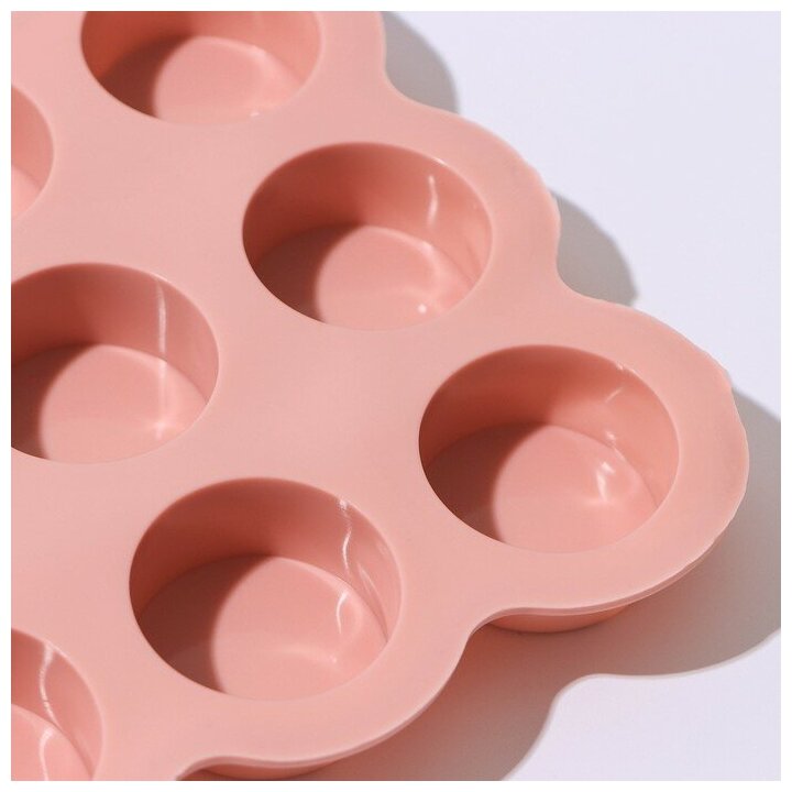 Форма для выпечки силиконовая Доляна «Круг», 15,5×15,5×2 см, 9 ячеек, цвет микс - фотография № 4