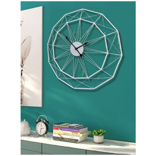 Часы настенные интерьерные большие белая паутинка