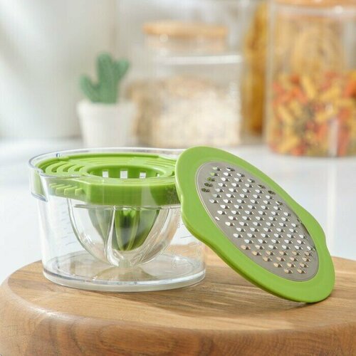 Соковыжималка с контейнером и насадкой 214000₽