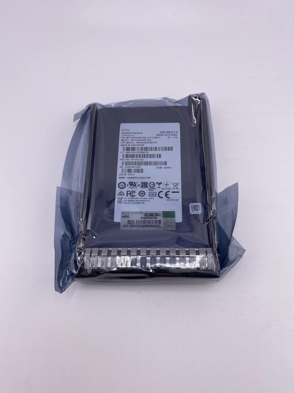 Твердотельный накопитель HPE 960GB SSD 2.5 6G SATA P18424-B21, MK000960GWUGH, P07444-002, P18483-001