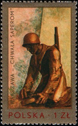(1976-022) Марка Польша "Памятник саперу, Варшава" Мемориалы открытые в честь 30-летия победы во