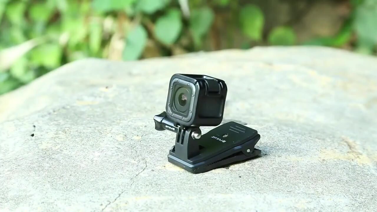 Крепление прищепка вращающееся на 360 градусов для GoPro, DJI Osmo Action и других экшн-камер — фото 1
