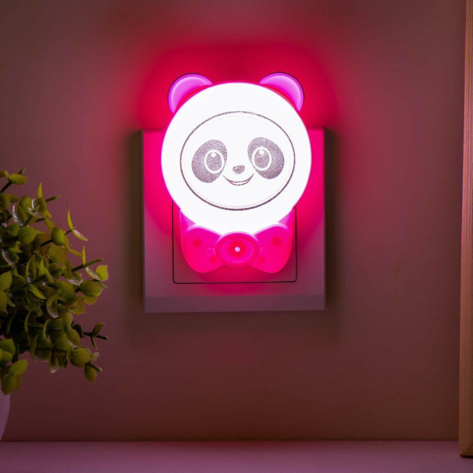 Ночник "Панда" LED бело-розовый 3,5х8х9,5 см - фотография № 6
