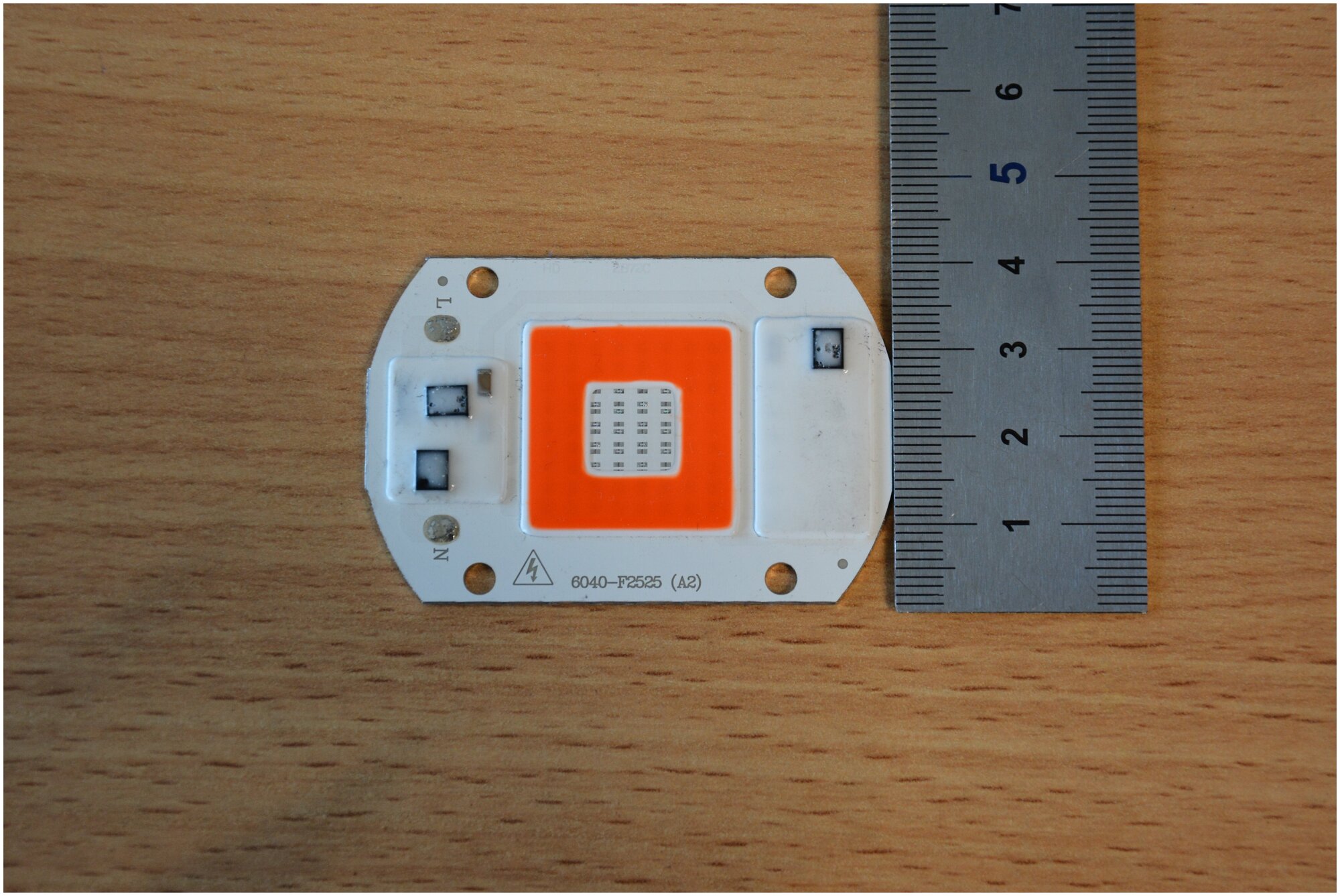 Биколорный бездрайверный светодиодный чип мощностью 20Вт - фотография № 3